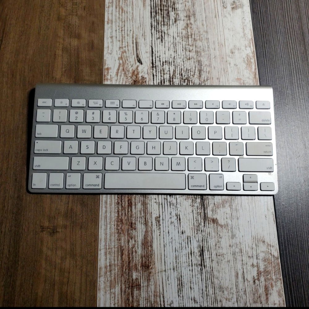 Apple Bluetooth Magic Keyboard
